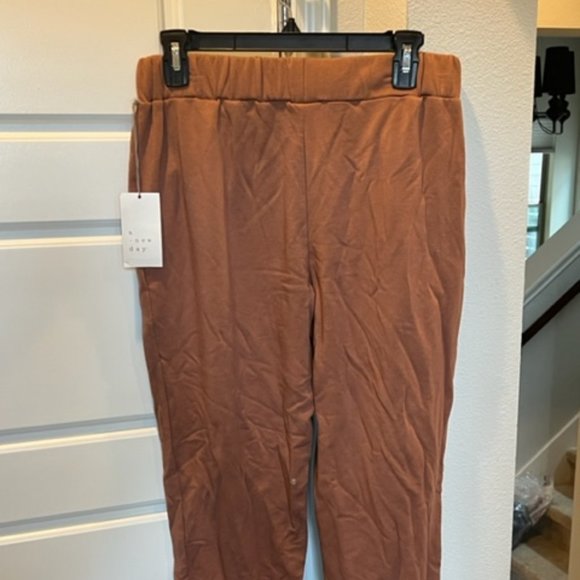 A new day Joggers - Picture 1 of 2